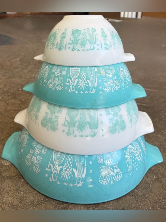 Pyrex Other - Vtg  Pyrex Amish Butterprint Cinderella handled bowls, complete set: 441-444